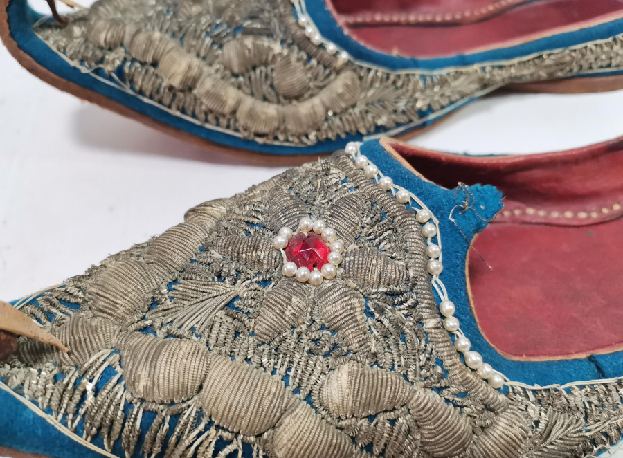 OSMANLI DÖNEMİ GÜMÜŞ SIRMA İŞÇİLİKLİ NADİR SARAY İŞİ TERLİK - GELİN PABUCU