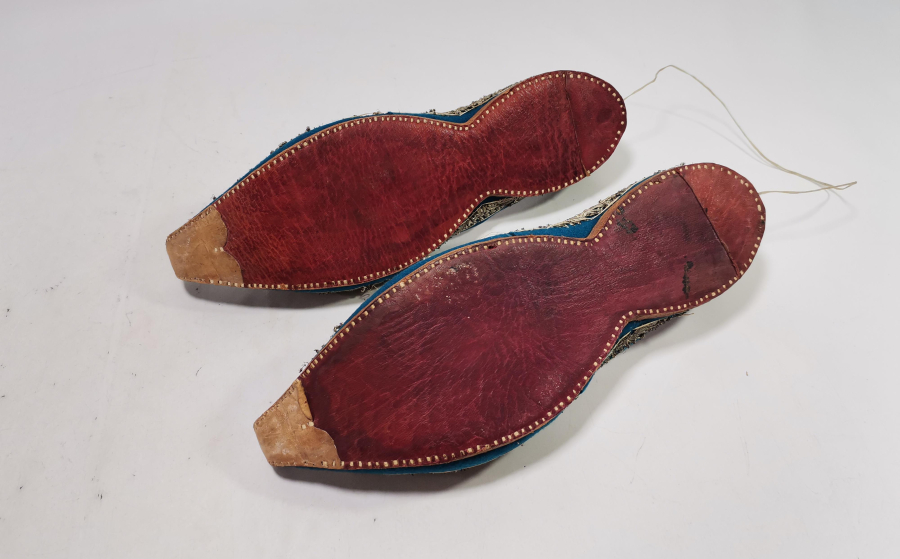 OSMANLI DÖNEMİ GÜMÜŞ SIRMA İŞÇİLİKLİ NADİR SARAY İŞİ TERLİK - GELİN PABUCU