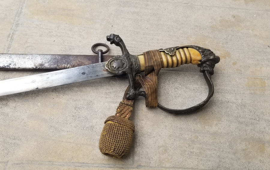 ASLAN BAŞLI VE AY YILDIZ BALÇAKLI ÇOK NADİR OSMANLI DÖNEMİ NADİR PAŞA KILICI