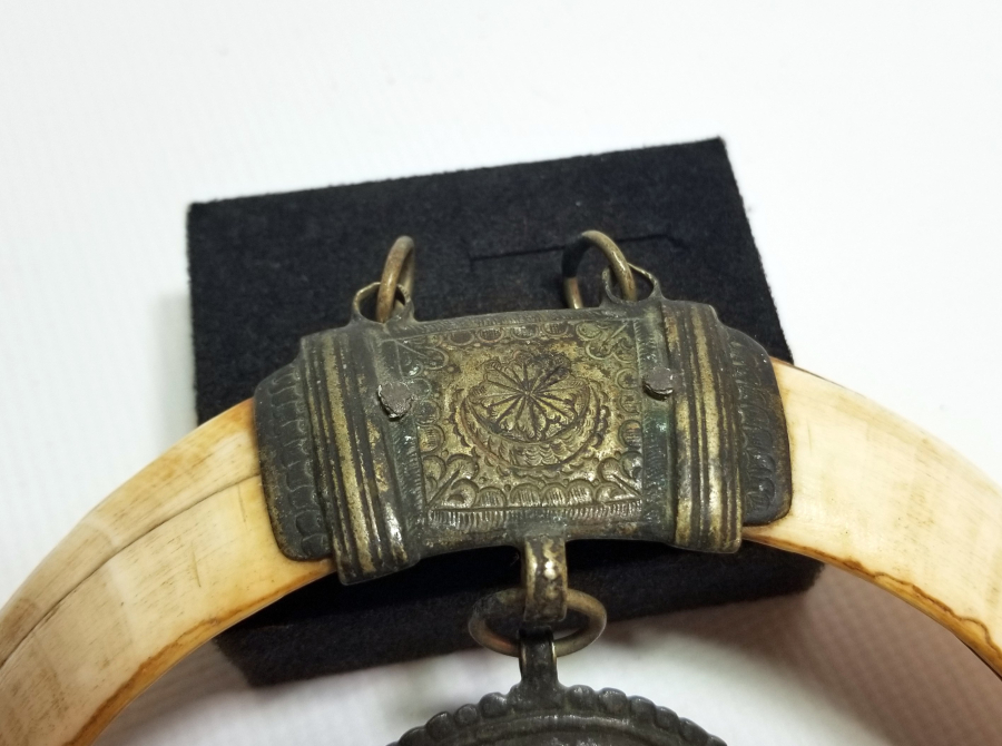 1800 BAŞLARI OSMANLI DÖNEMİ NADİR AY YILDIZLI VE DOMUZ DİŞLİ ŞAMANİK AT TILSIMI