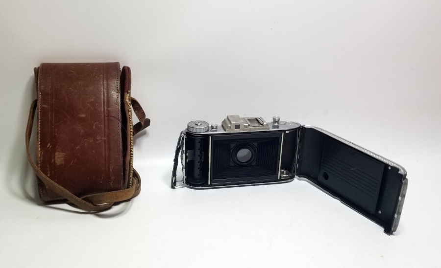 ORİJİNAL KILIFINDA ANTİKA KÖRÜKLÜ FOTOĞRAF MAKİNESİ