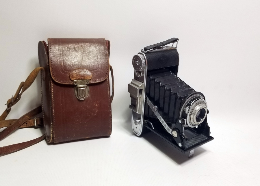 ORİJİNAL KILIFINDA ANTİKA KÖRÜKLÜ FOTOĞRAF MAKİNESİ