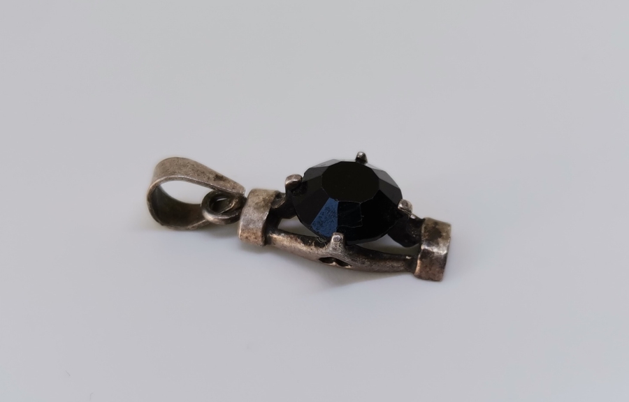 GARNET TAŞLI GÜMÜŞ KOLYE UCU