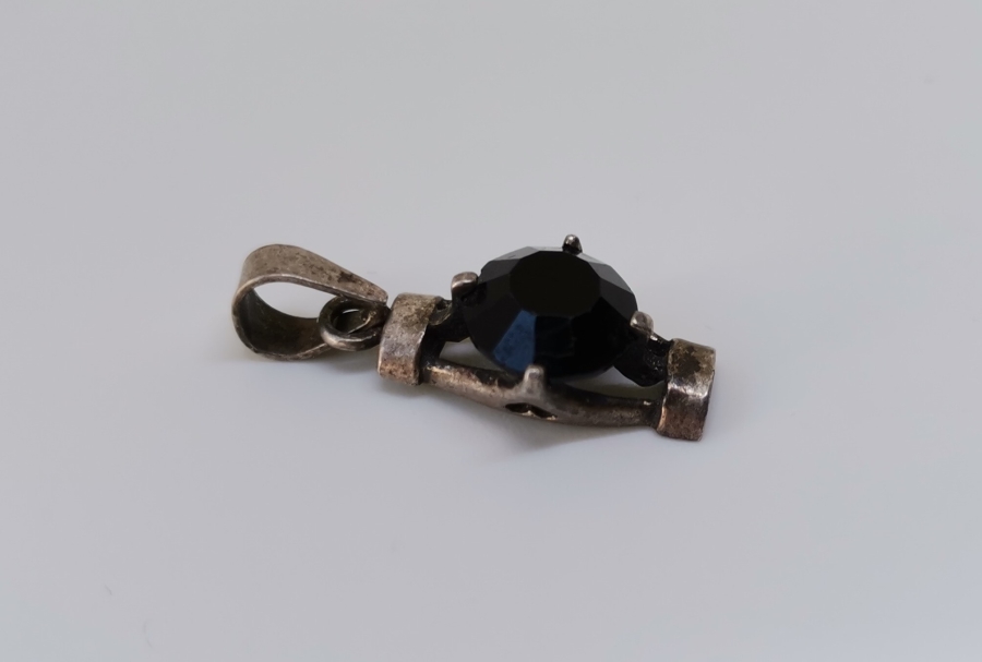 GARNET TAŞLI GÜMÜŞ KOLYE UCU