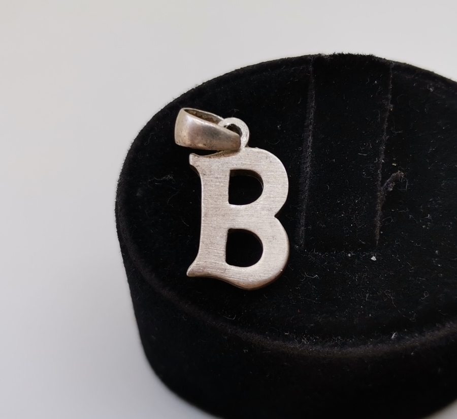 "B" HARFİ GÜMÜŞ KOLYE UCU