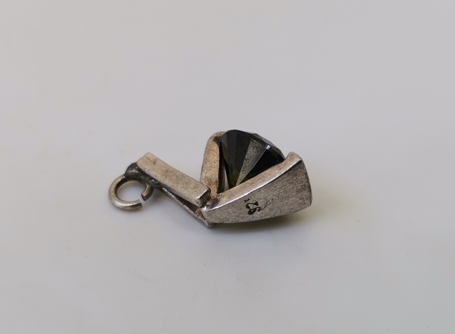 TEK TAŞ MODELİ GÜMÜŞ KOLYE UCU