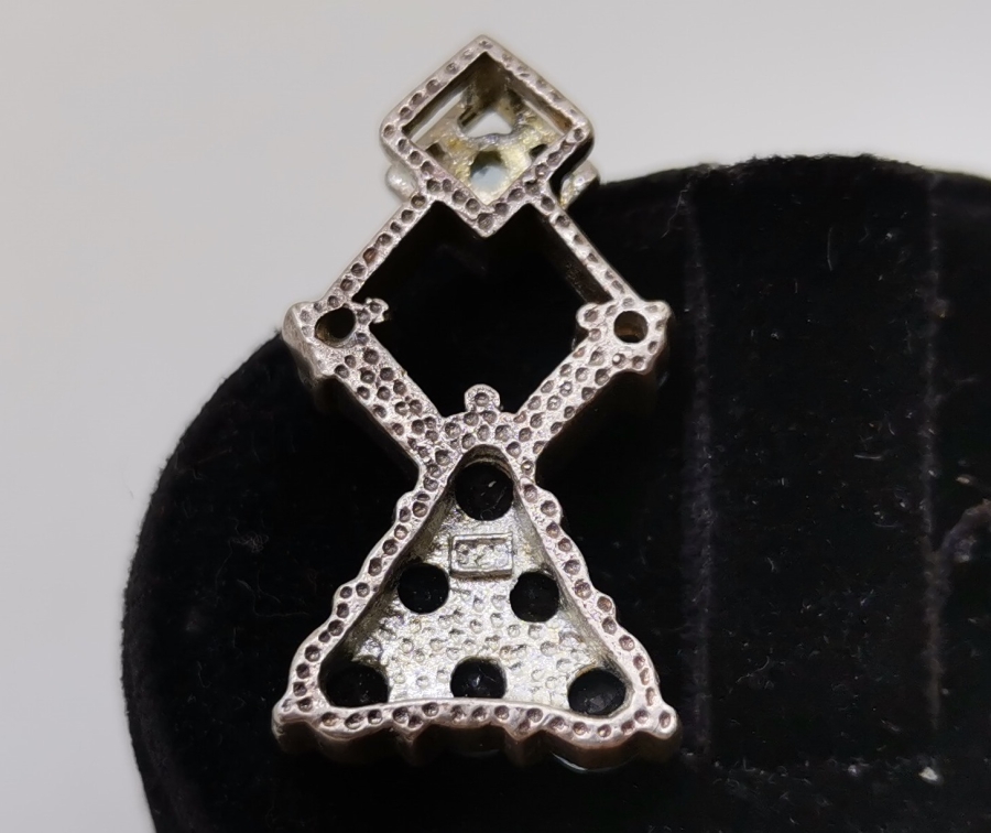 GEOMETRİK ŞEKİLLİ GÜMÜŞ KOLYE UCU