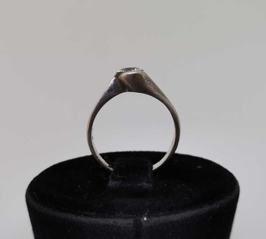 BURGULU MODEL TEK TAŞ GÜMÜŞ YÜZÜK