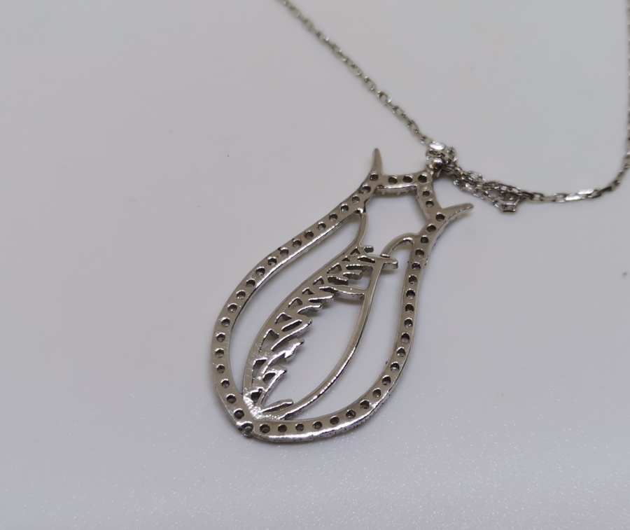 LALE FORMUNDA YAPILMIŞ "İSTANBUL" YAZILI GÜMÜŞ KOLYE