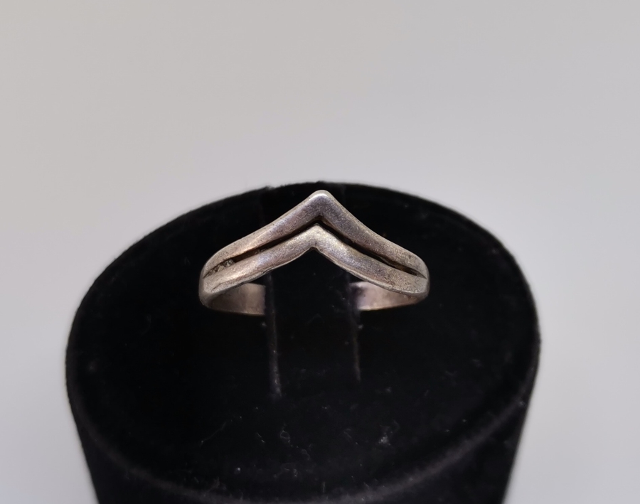 ZİHGİR FORMUNDA YAPILMIŞ GÜMÜŞ YÜZÜK