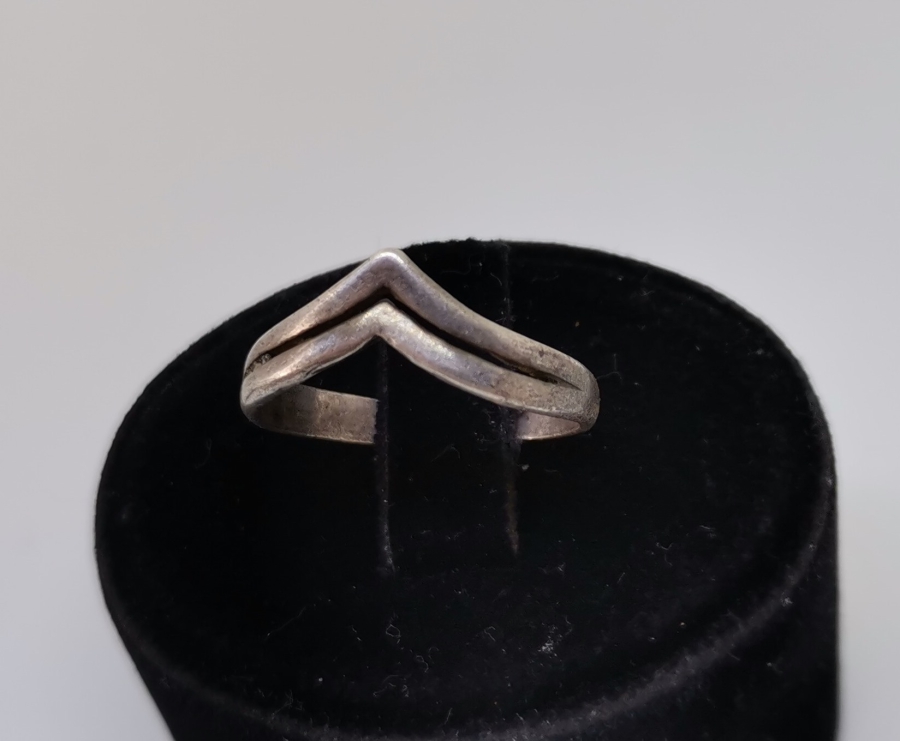 ZİHGİR FORMUNDA YAPILMIŞ GÜMÜŞ YÜZÜK