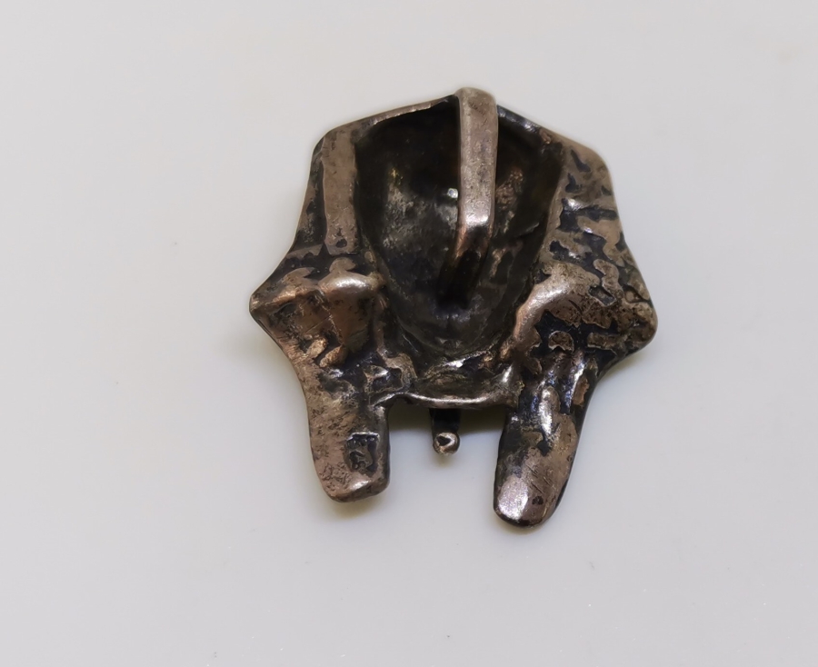 FİRAVUN BÜSTÜ FORMUNDA YAPILMIŞ MISIR İŞİ GÜMÜŞ KOLYE UCU