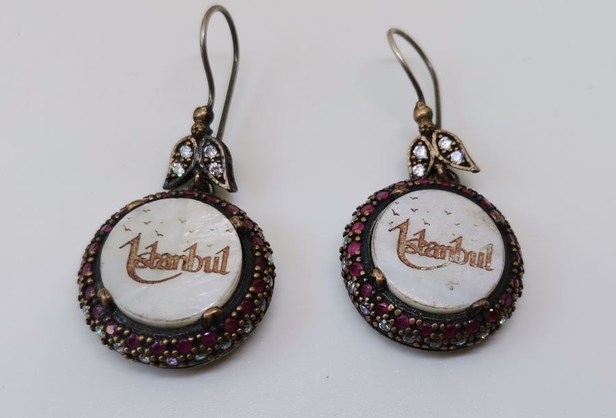 SEDEF ÜZERİ İSTANBUL YAZILI ÖZEL YAPIM GÜMÜŞ KÜPE