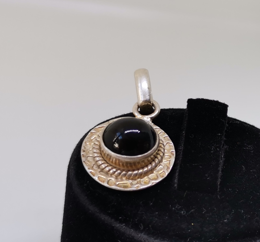 SİYAH AKİK TAŞLI GÜMÜŞ KOLYE UCU