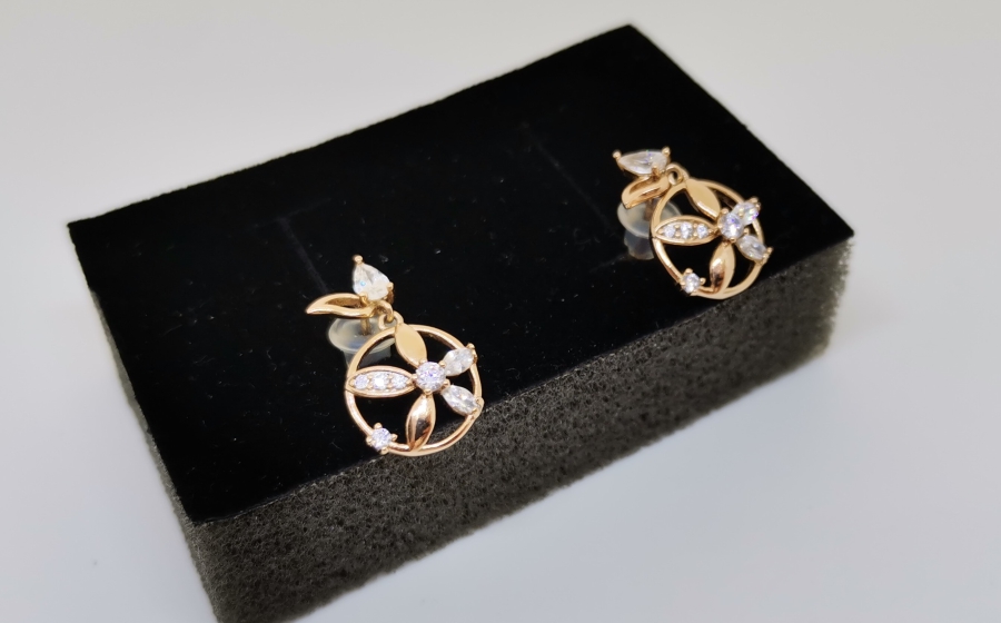 MARGAZİT TAŞLI GÜMÜŞ ÜZERİ ALTIN KAPLAMA KÜPE