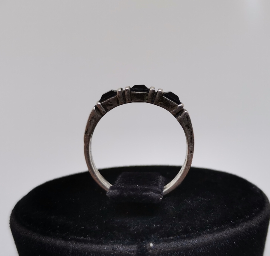 GRANAT TAŞLI GÜMÜŞ YÜZÜK