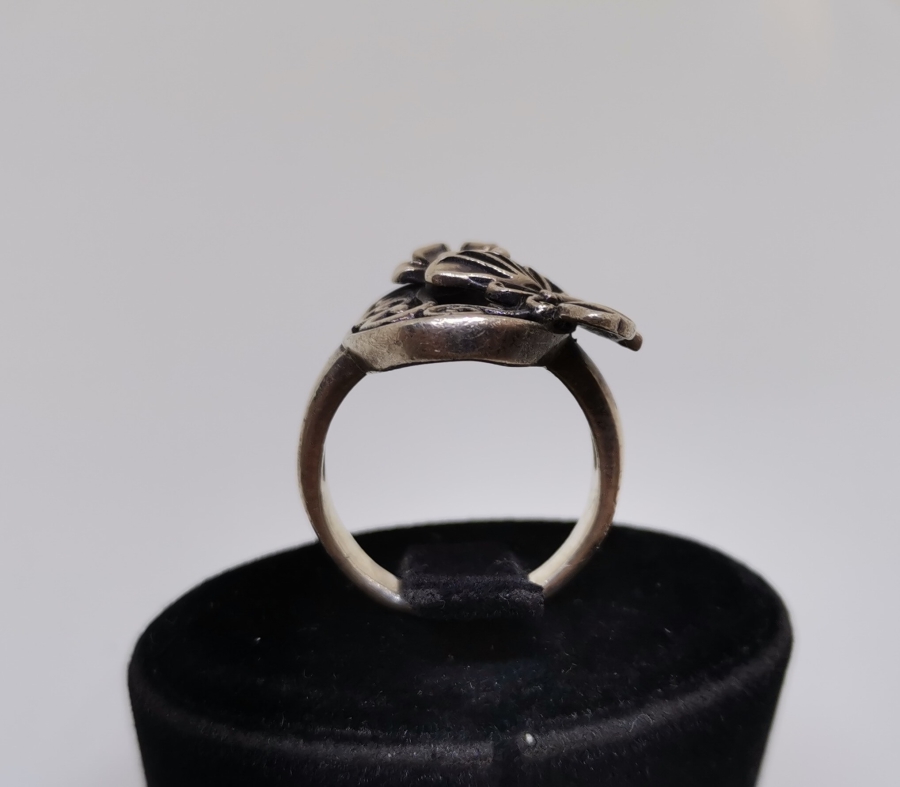 KELEBEK VE ÇİÇEK MOTİFLİ GÜMÜŞ YÜZÜK