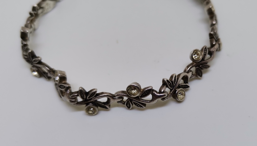 ÜZERİ MARGAZİT TAŞLARLA SÜSLÜ DALLI MODEL GÜMÜŞ BİLEKLİK