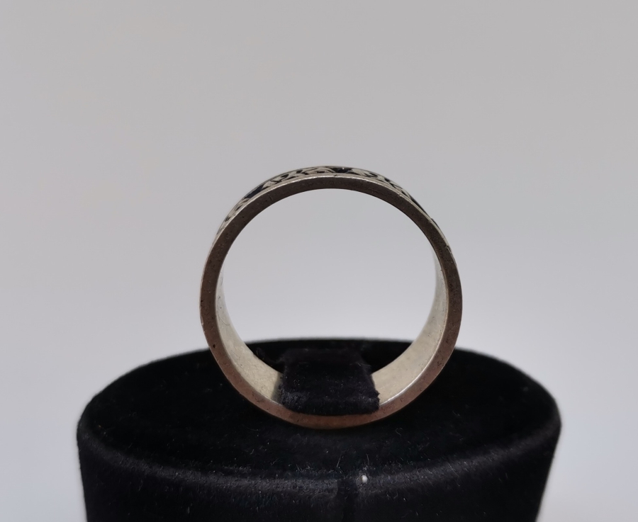 ÜZERİNDE ALLAH LAFZLARI BULUNAN GÜMÜŞ ALYANS MODEL YÜZÜK