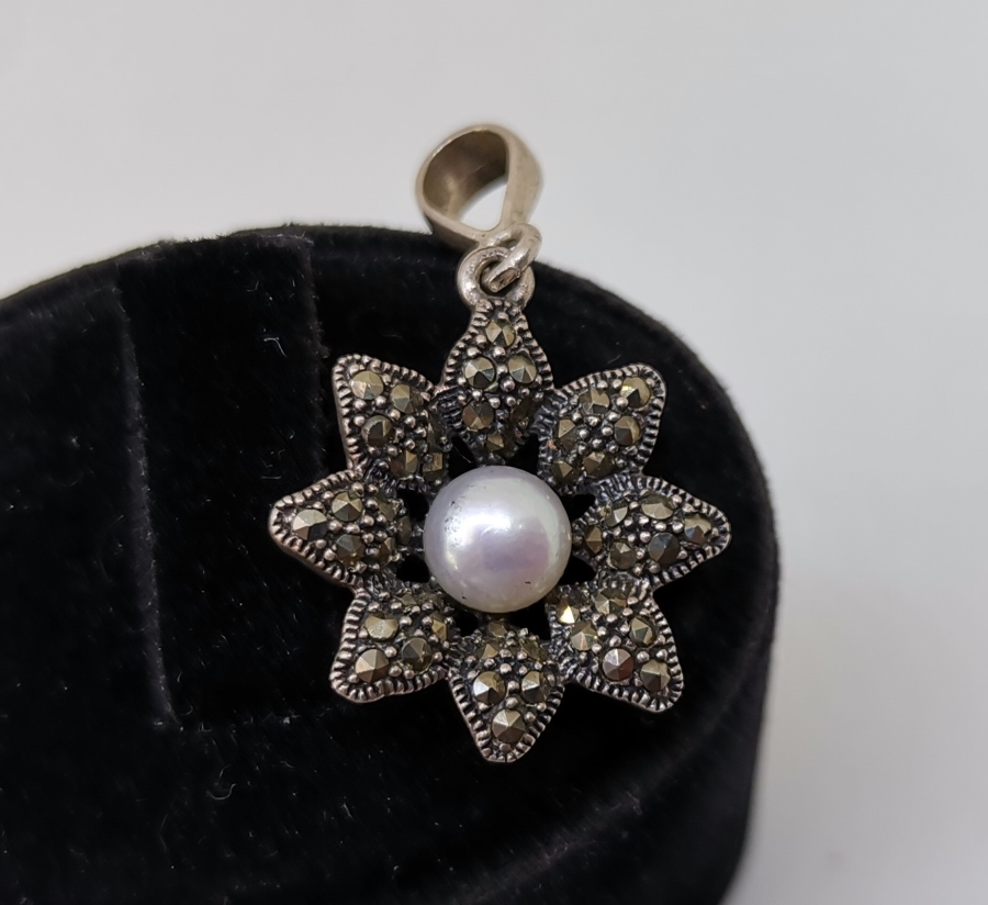 MARGAZİT VE İNCİ TAŞLI GÜMÜŞ KOLYE UCU