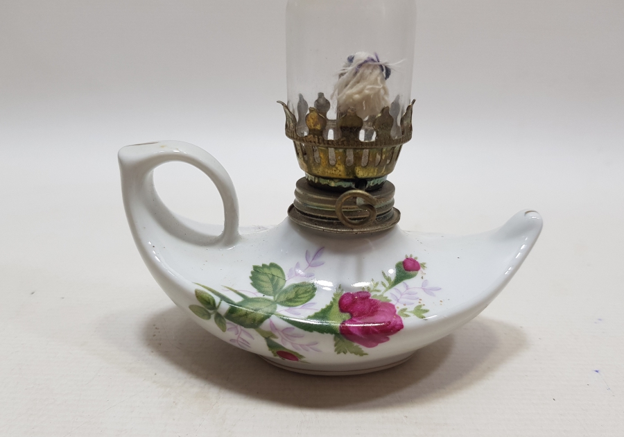 NADİR FORMDA ANTİKA PORSELEN GAZ LAMBASI