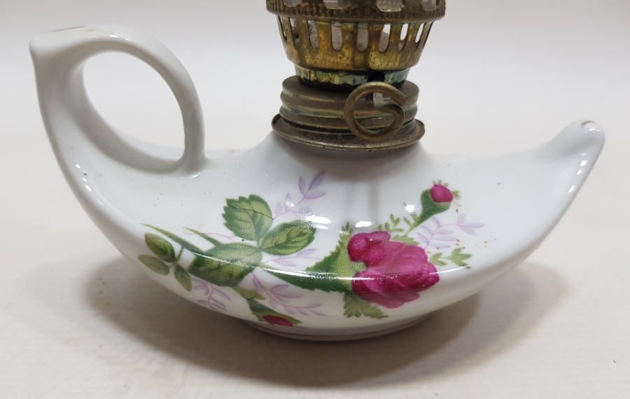 NADİR FORMDA ANTİKA PORSELEN GAZ LAMBASI