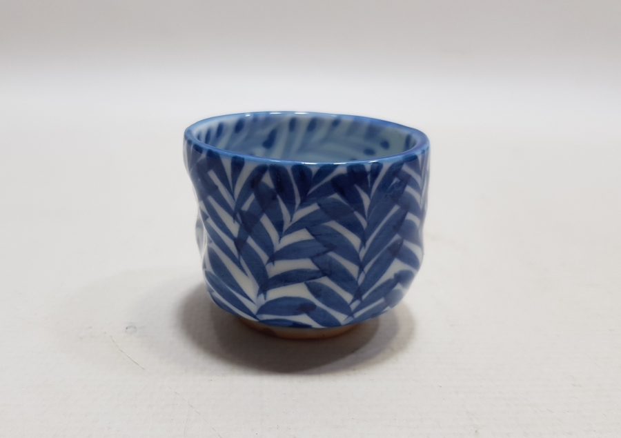 1800 BAŞLARI EZİK FORMDA YAPILMIŞ ÇOK NADİR ALTI DAMGALI ÇİN KAHVE FİNCANI