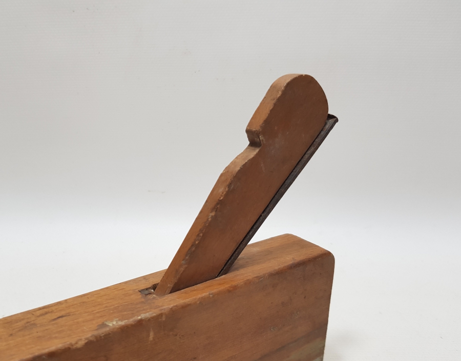 OSMANLI DÖNEMİ AHŞAPTAN MAMUL KAPI YAPIMI İÇİN KULLANILAN MARANGOZ RENDESİ