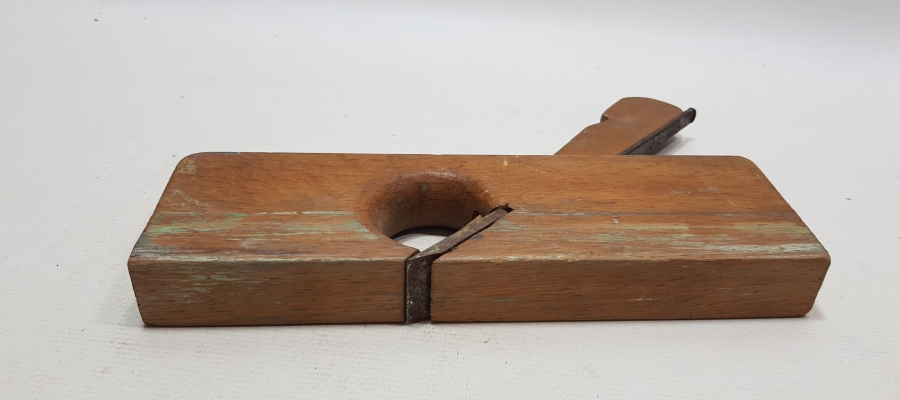 OSMANLI DÖNEMİ AHŞAPTAN MAMUL KAPI YAPIMI İÇİN KULLANILAN MARANGOZ RENDESİ