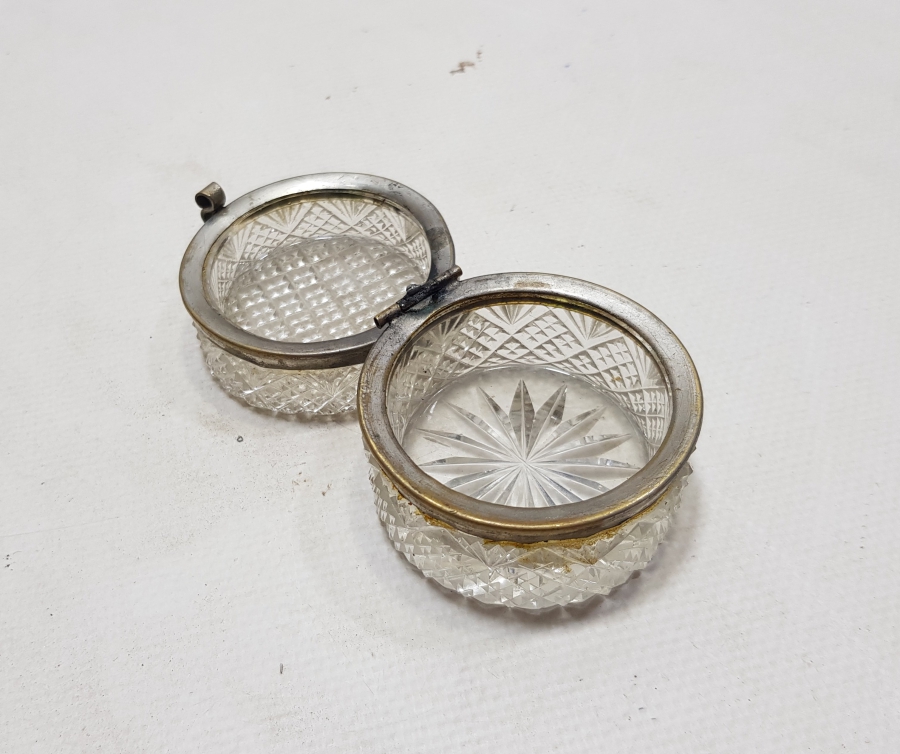 OSMANLI DÖNEMİ KRİSTAL KESME İŞÇİLİKLİ ANTİKA KAPAKLI MÜCEVHER KUTUSU