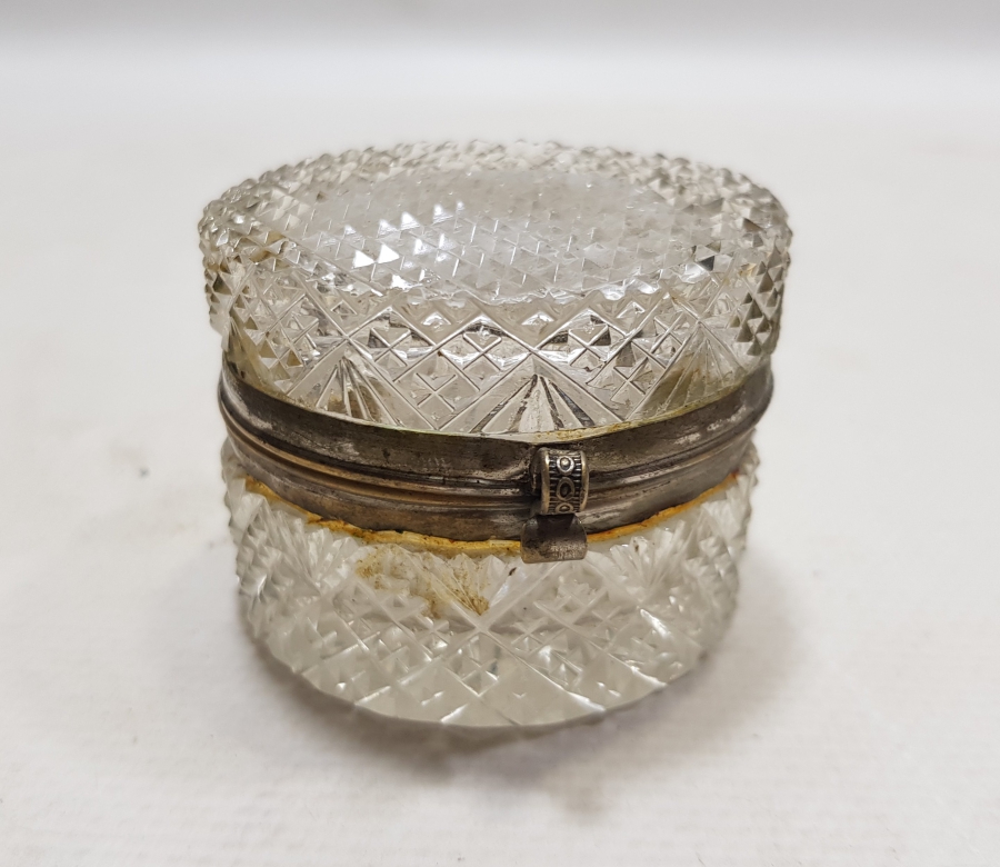 OSMANLI DÖNEMİ KRİSTAL KESME İŞÇİLİKLİ ANTİKA KAPAKLI MÜCEVHER KUTUSU