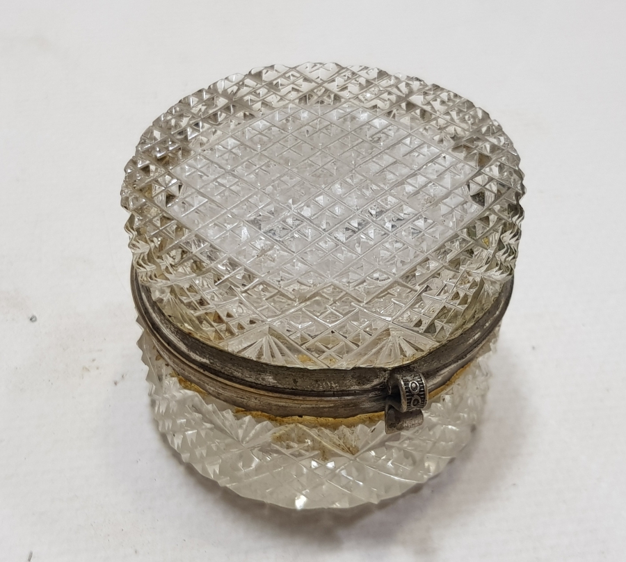 OSMANLI DÖNEMİ KRİSTAL KESME İŞÇİLİKLİ ANTİKA KAPAKLI MÜCEVHER KUTUSU