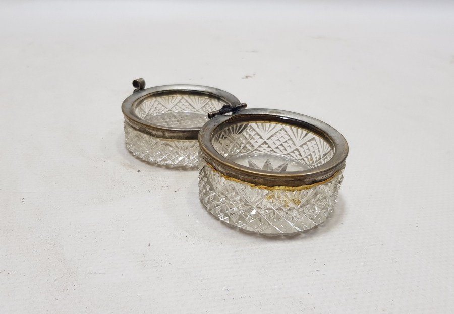 OSMANLI DÖNEMİ KRİSTAL KESME İŞÇİLİKLİ ANTİKA KAPAKLI MÜCEVHER KUTUSU