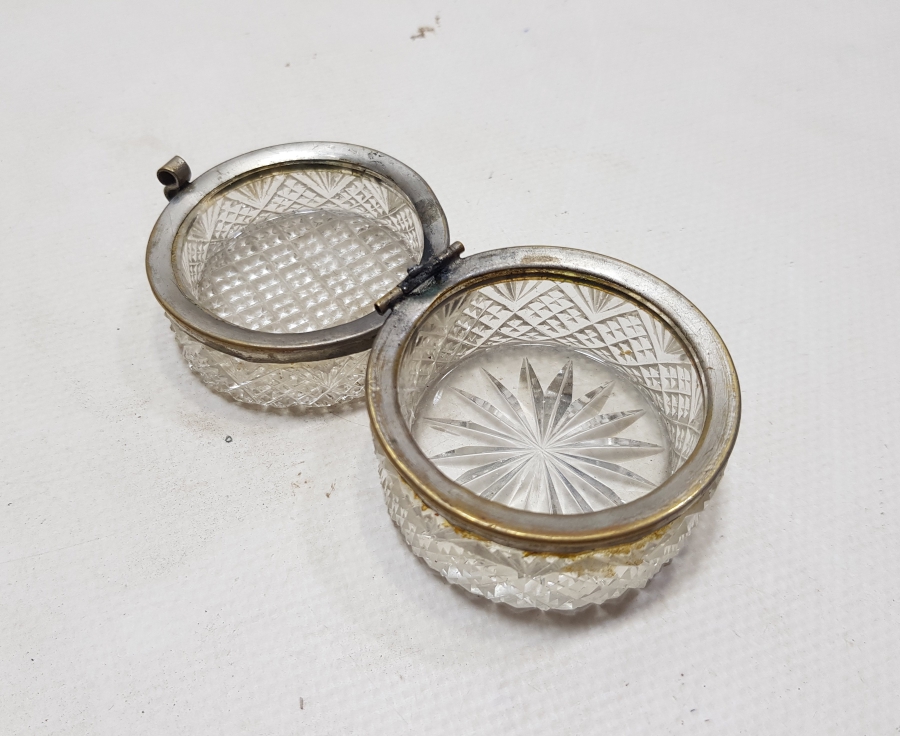 OSMANLI DÖNEMİ KRİSTAL KESME İŞÇİLİKLİ ANTİKA KAPAKLI MÜCEVHER KUTUSU