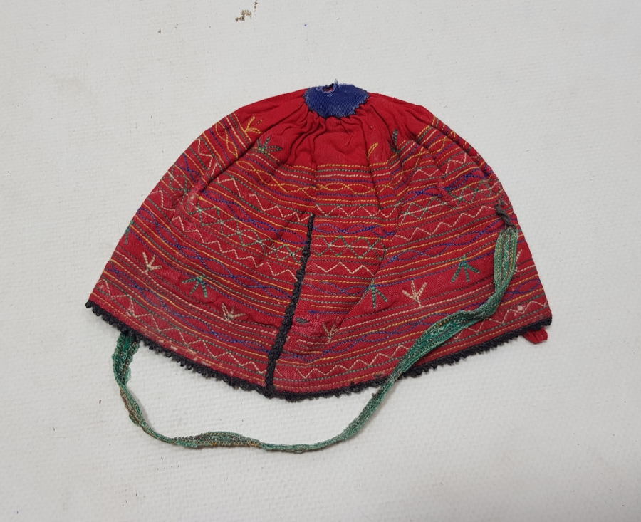 OSMANLI DÖNEMİ ÜZERİ İŞLEMELİ YÖRÜK İŞİ ÇOK NADİR BEBEK BAŞLIĞI