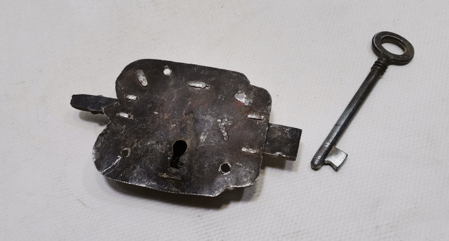 ORİJİNAL ANAHTARIYLA OSMANLI DÖNEMİ KAPI KİLİDİ