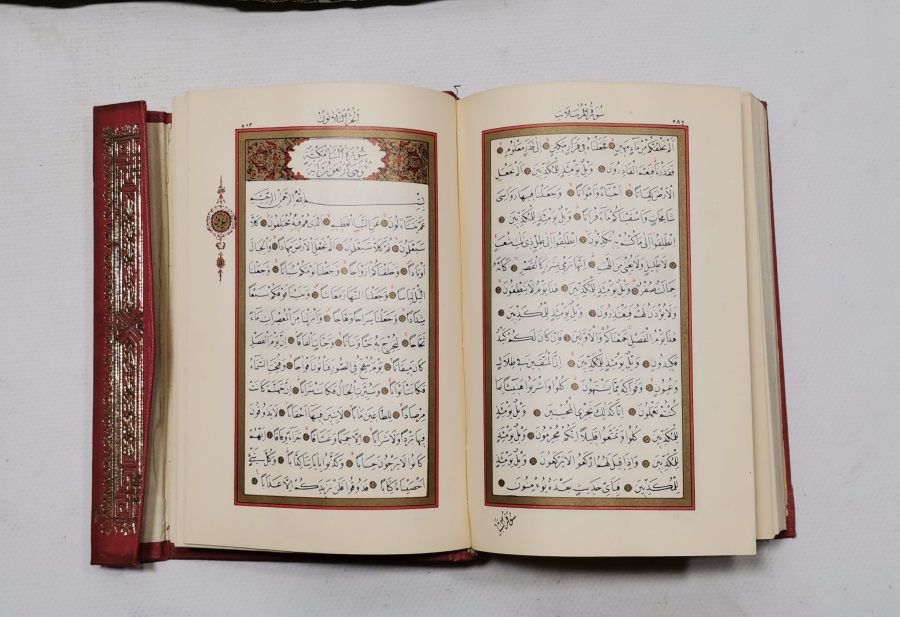 ORİJİNAL KABINDA ANTİKA KUR'AN-I KERİM