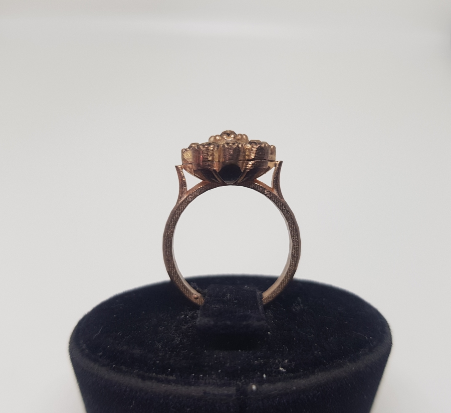 ELMAS TAŞLI PAPATYA MODEL YÜZÜK