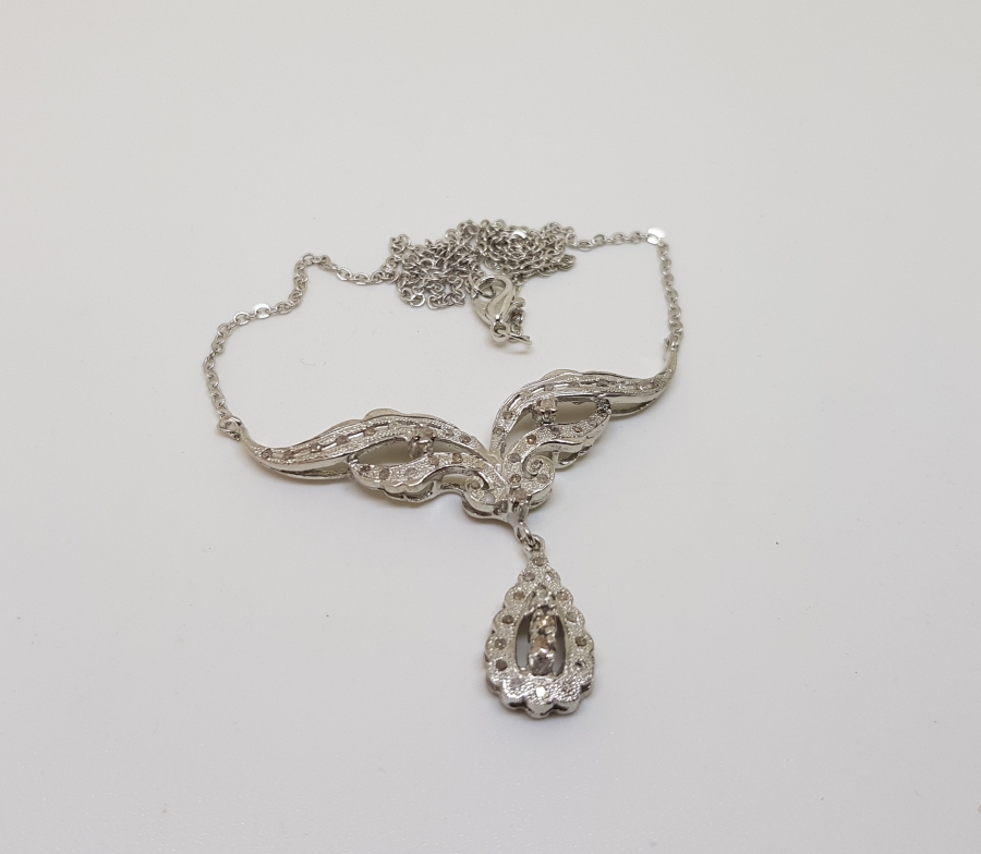 PIRLANTA TAŞLARLA SÜSLÜ KOLYE GERDANLIK