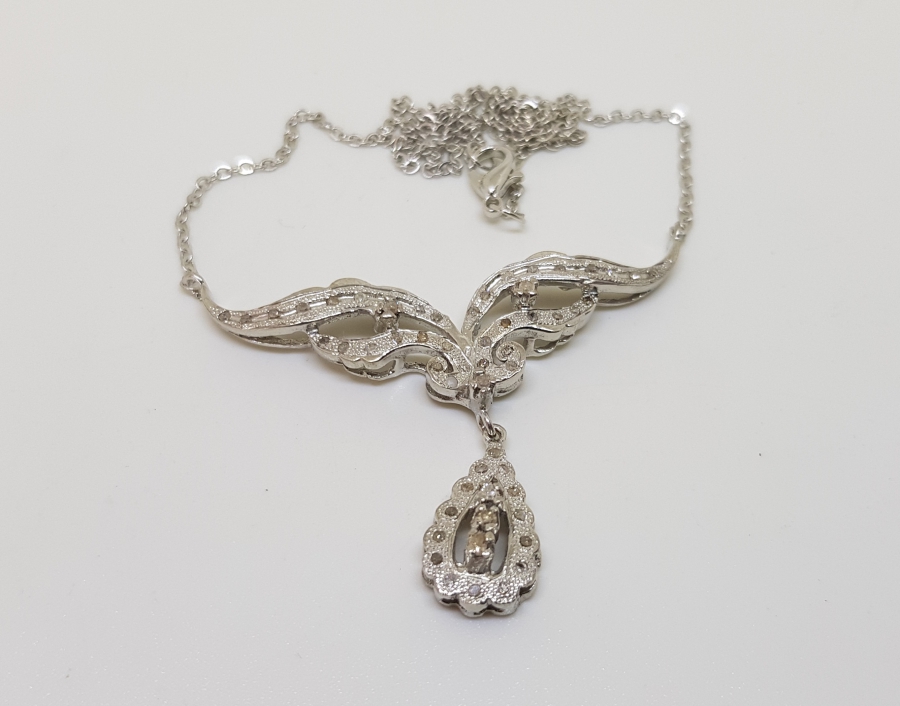 PIRLANTA TAŞLARLA SÜSLÜ KOLYE GERDANLIK