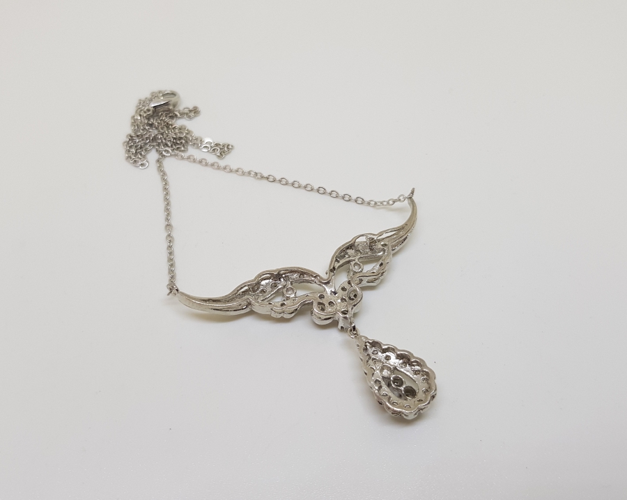 PIRLANTA TAŞLARLA SÜSLÜ KOLYE GERDANLIK