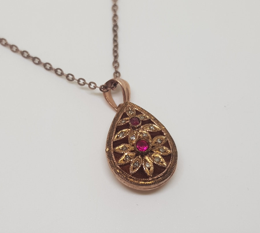 ÇİÇEKLİ MODEL ELMAS VE AMETİST TAŞLI KOLYE