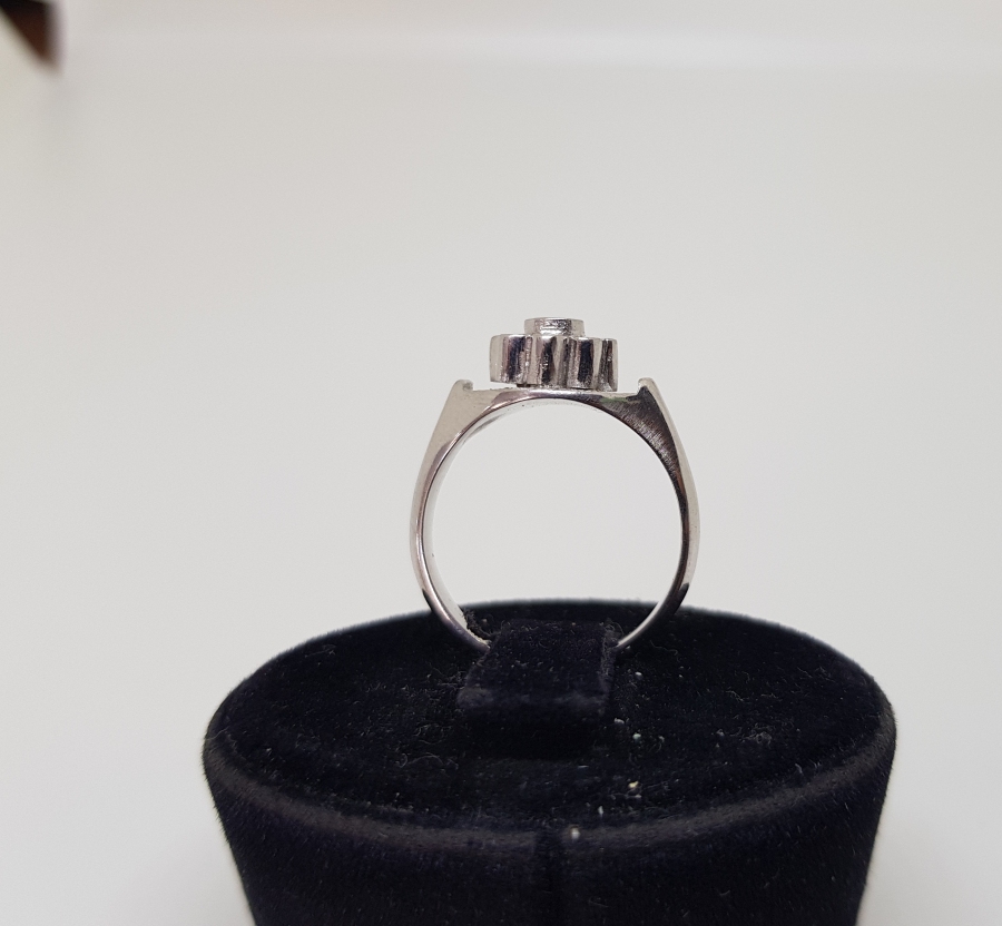 PIRLANTA TAŞLI DİVANHANE ÇİVİSİ MODEL YÜZÜK