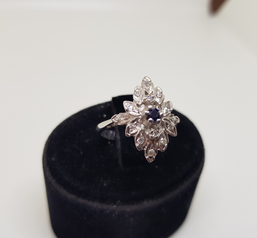 SAFİR VE PIRLANTA TAŞLI YAPRAK FORMLU YÜZÜK