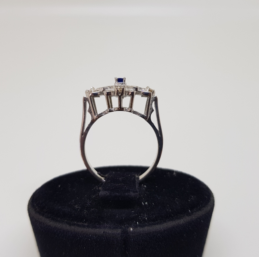 BÜYÜK YAPRAK MODELİ PIRLANTA VE SAFİR TAŞLI YÜZÜK