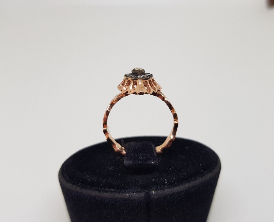 DAMLA MODEL ELMAS TAŞLI YÜZÜK