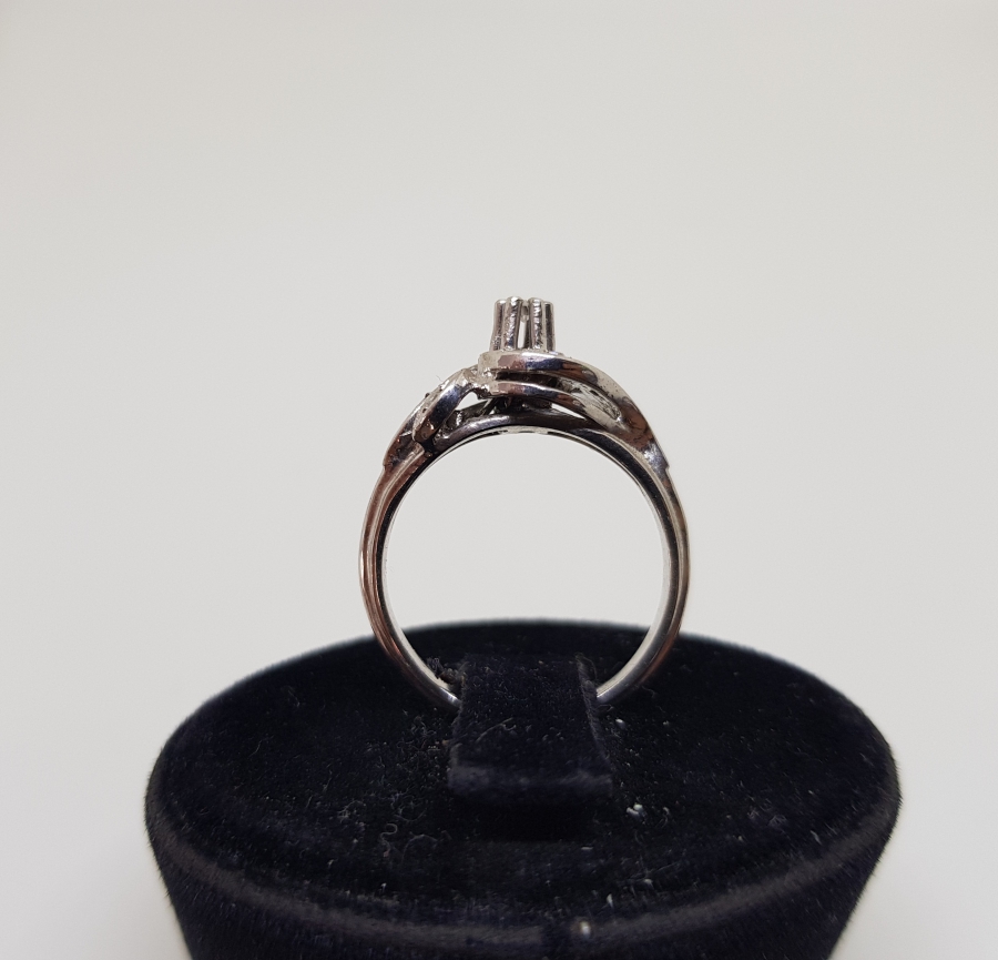 SONSUZLUK MODELİ PIRLANTA TAŞLI YÜZÜK