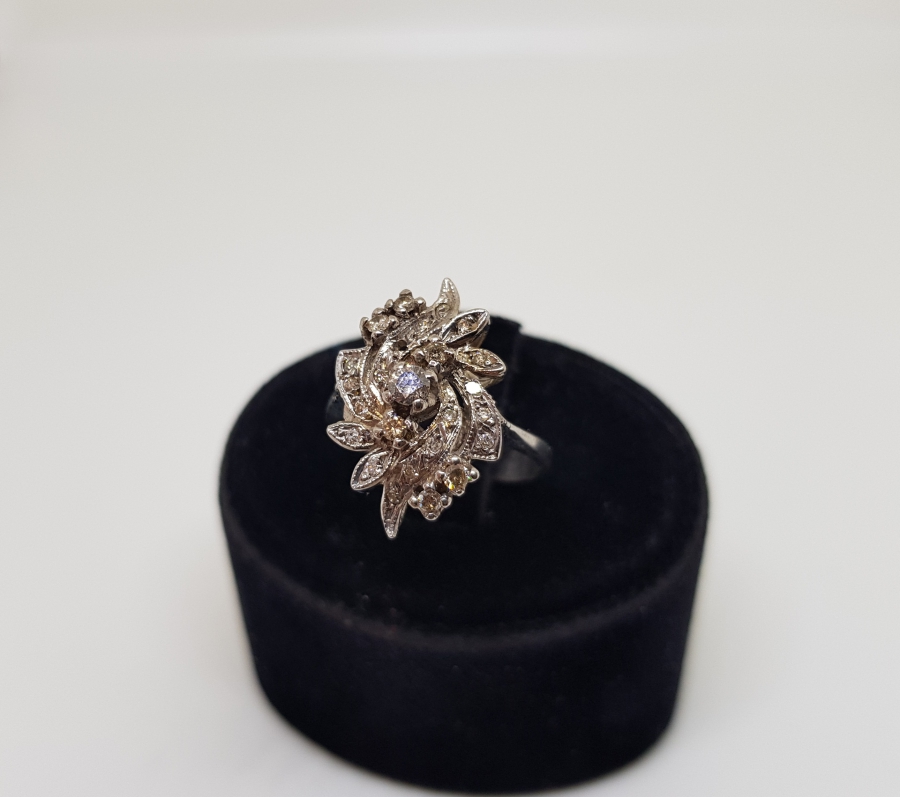 SARMAŞIK MODEL PIRLANTA TAŞLI YÜZÜK