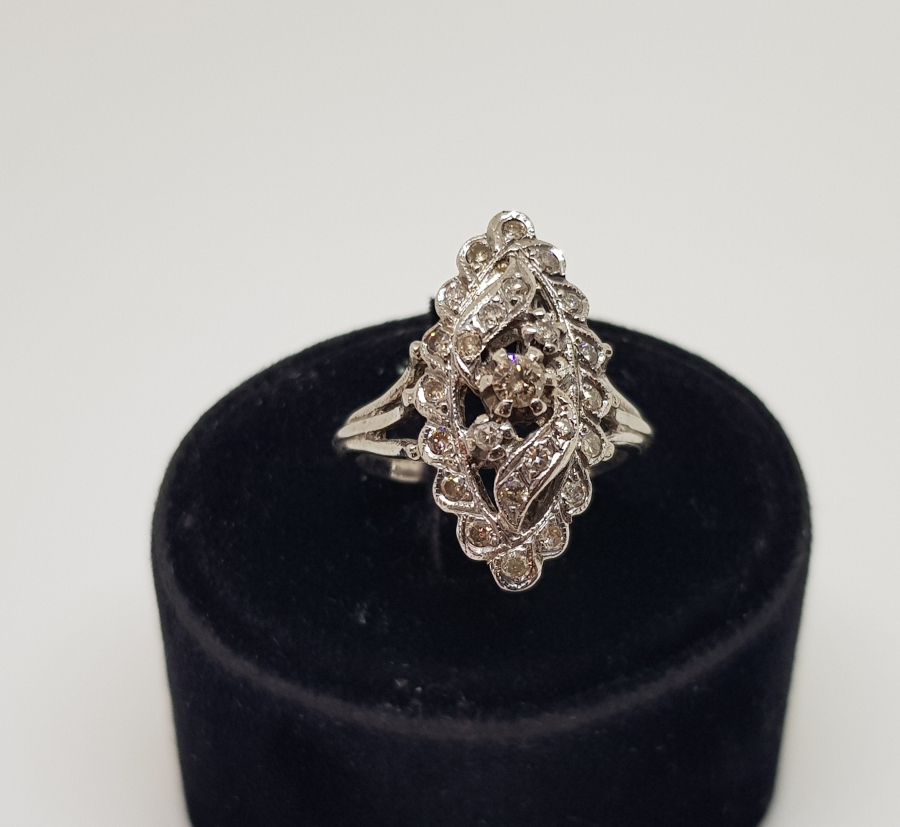 AVRUPA MEKİK MODELİ PIRLANTA TAŞLI YÜZÜK