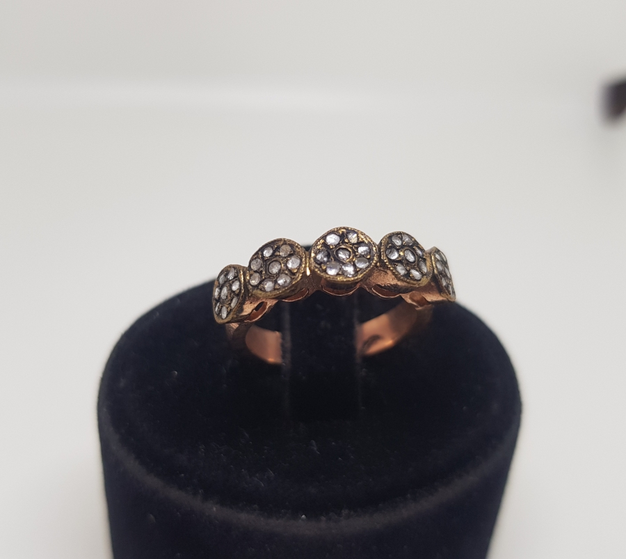 ELMAS TAŞLI BEŞLİ PAPATYA MODEL YÜZÜK